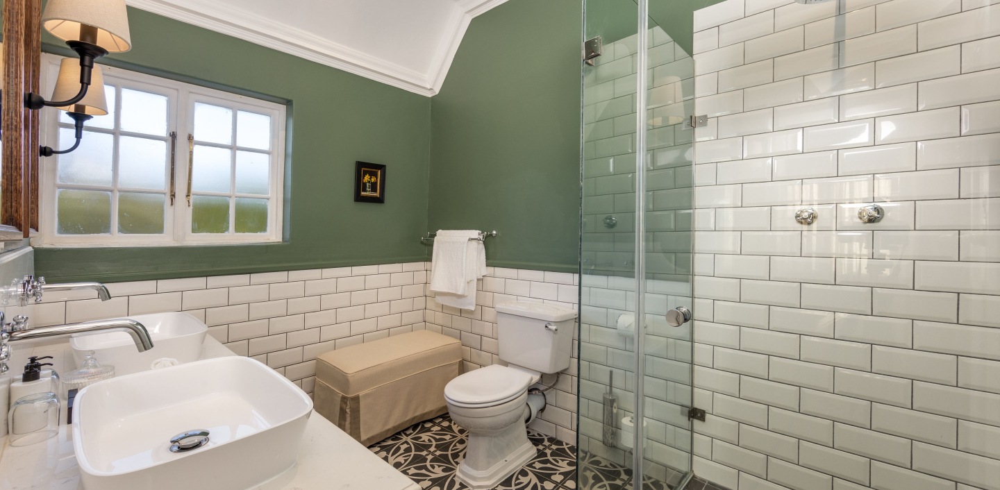 The Claremont Room 3 6