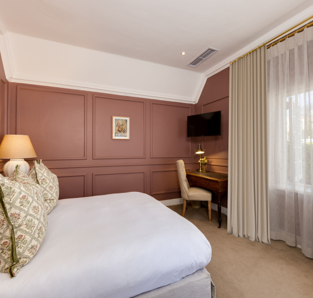 The Claremont Room 4 4