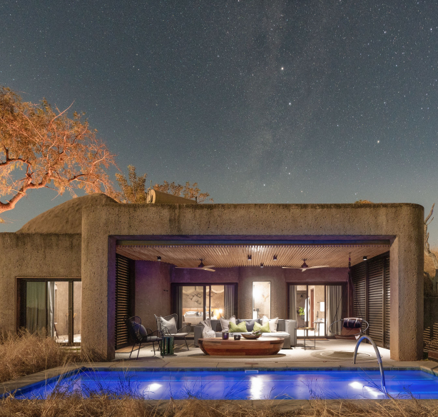 Earth Lodge Lux Suite Exterior 2