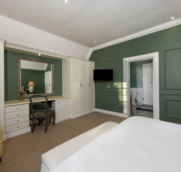 The Claremont Room 3 8