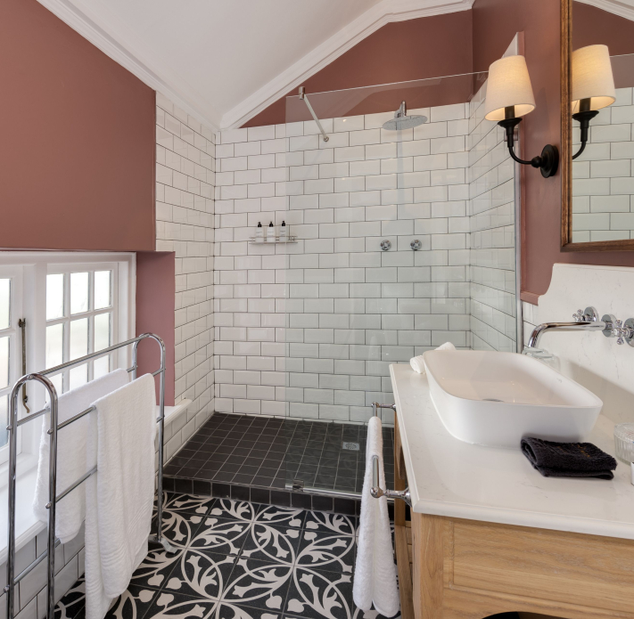 The Claremont Room 4 1