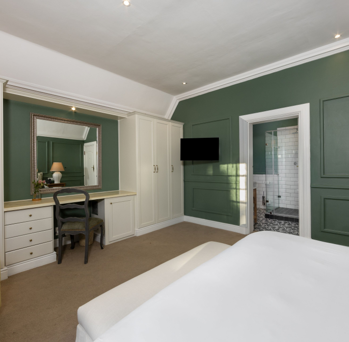 The Claremont Room 3 8