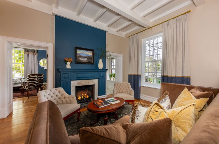 The Claremont Lounge 1 Experience